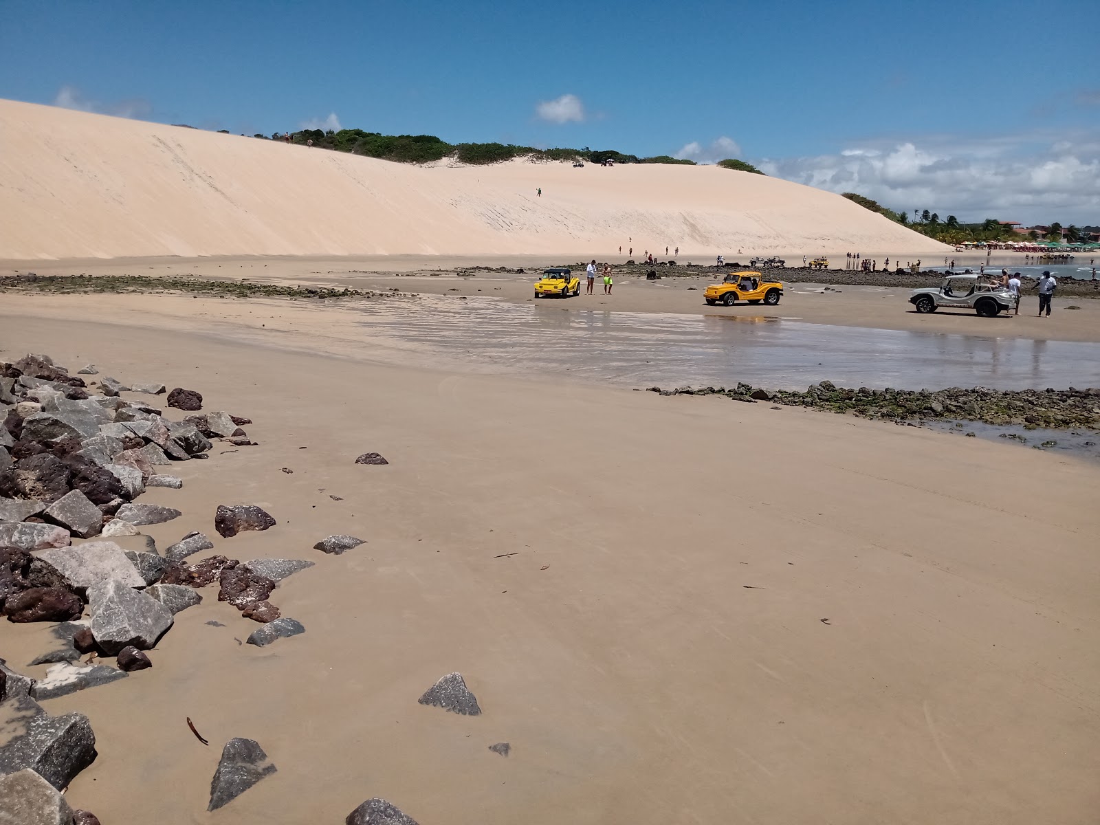 Praia de Genipabu'in fotoğrafı çok temiz temizlik seviyesi ile