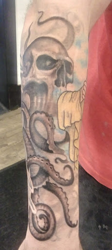 Tattoo Shop «Pincushns», reviews and photos, 214 College Ave, Holland, MI 49423, USA