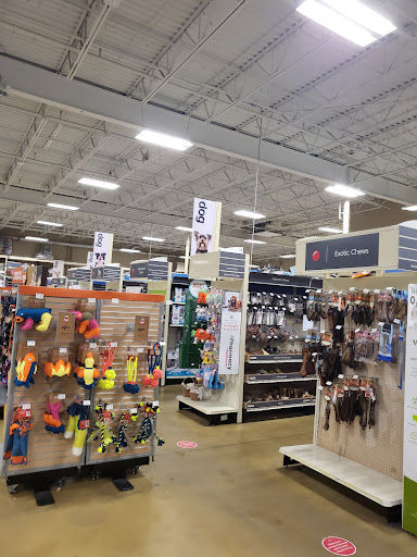 Pet Supply Store «PetSmart», reviews and photos, 218 Kentlands Blvd, Gaithersburg, MD 20878, USA