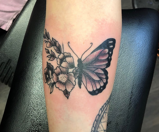 Tattoo Shop «Guerilla Tattoo», reviews and photos, 19 W King St, Shippensburg, PA 17257, USA