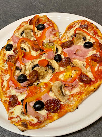 Pepperoni du Pizzas à emporter La Pizz à Lutzelbourg - n°3
