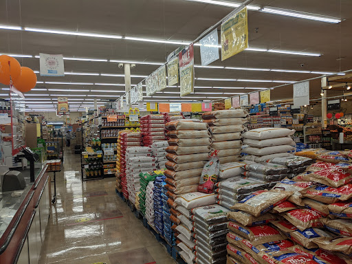Asian Grocery Store «Lotte Plaza Market - Ashburn», reviews and photos, 43930 Farmwell Hunt Plaza #100, Ashburn, VA 20147, USA