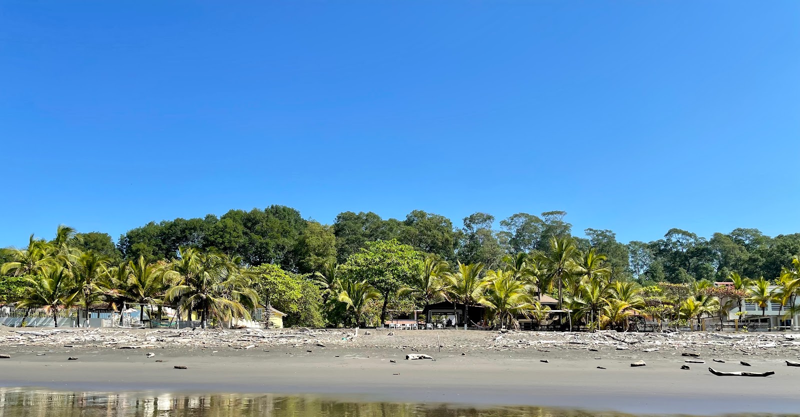 Photo of Playa Tivives with partly clean level of cleanliness