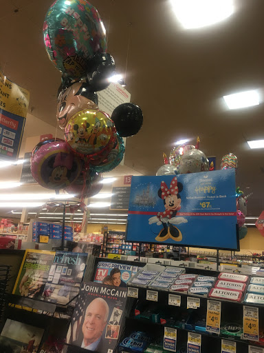 Grocery Store «Vons», reviews and photos, 3233 Foothill Blvd, La Crescenta, CA 91214, USA