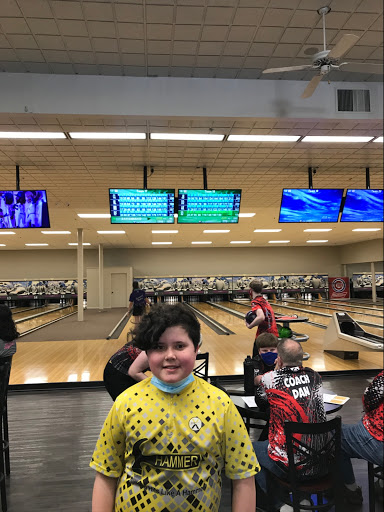Bowling Alley «Poplar Creek Bowl», reviews and photos, 2354 W Higgins Rd, Hoffman Estates, IL 60169, USA
