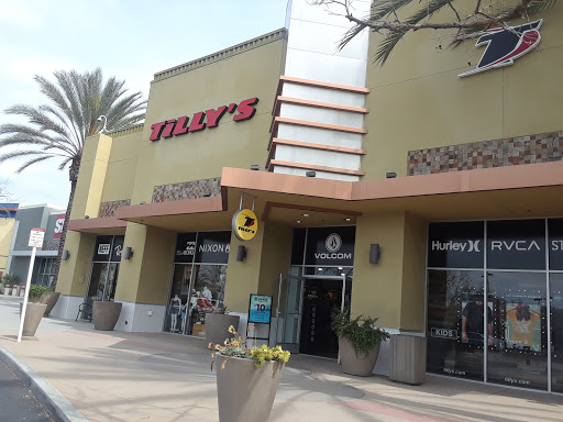 Clothing Store «Tillys», reviews and photos, 27562 Antonio Pkwy, Ladera Ranch, CA 92694, USA