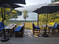 Atmosphère du Restaurant La Paillote du Lac, Lac de Serre-Ponçon à Le Sauze-du-Lac - n°3