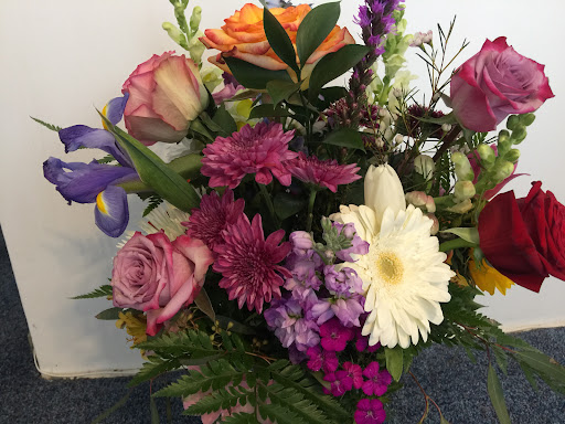 Gift Shop «Avenue Flower Shop», reviews and photos, 10632 S Cicero Ave, Oak Lawn, IL 60453, USA