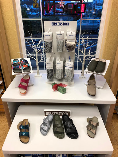 Shoe Store «Coastal Shoes», reviews and photos, 1317 NW U.S. 101, Lincoln City, OR 97367, USA