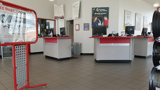 Tire Shop «Discount Tire Store - Duluth, GA», reviews and photos, 3105 Steve Reynolds Blvd, Duluth, GA 30096, USA
