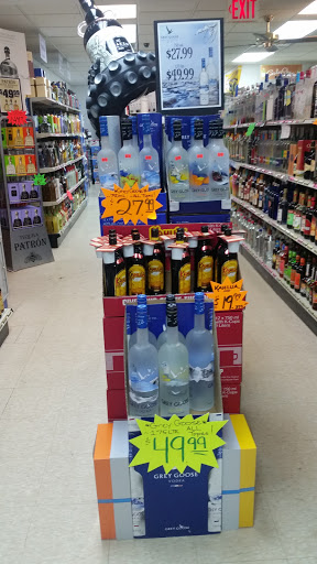 Liquor Store «Tiverton Liquor Store», reviews and photos, 65 Main Rd, Tiverton, RI 02878, USA