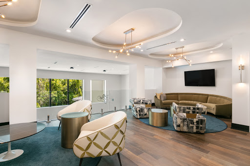 Furniture Store «Wasser Exclusive Furniture», reviews and photos, 19 NE 1st Ave, Hallandale Beach, FL 33009, USA