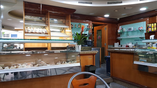 Padaria Heleno - Dom Fuas no Porto de Mós, Leiria