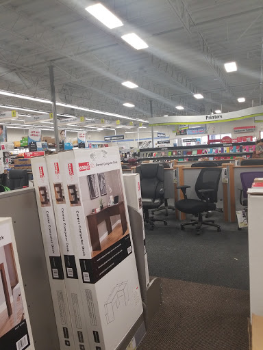 Office Supply Store «Staples», reviews and photos, 2080 W Empire Ave, Burbank, CA 91504, USA