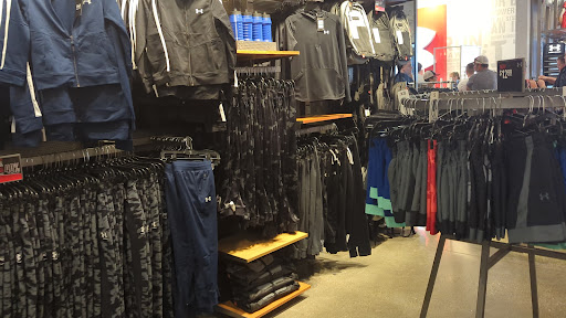 Clothing Store «Under Armour Factory House», reviews and photos, 3026 Outlet Dr, Edinburgh, IN 46124, USA