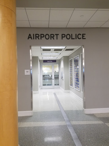 Tourist Attraction «Gerald R. Ford International Airport Viewing Area», reviews and photos, 4910 Kraft Ave SE, Grand Rapids, MI 49512, USA