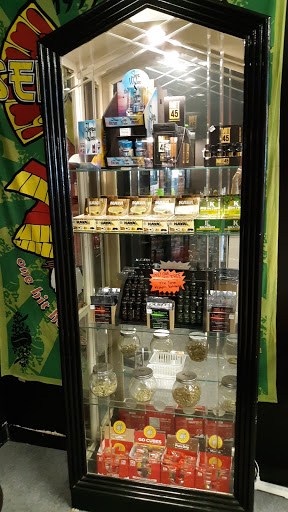 Tobacco Shop «Four Two Zero Peace Avenue», reviews and photos, 6656 US-1, Port St Lucie, FL 34952, USA