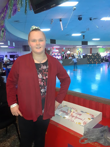 Roller Skating Rink «Bonaventure Always Family Friendly Skating Center And Birthday Parties», reviews and photos, 24505 Halsted Rd, Farmington Hills, MI 48335, USA