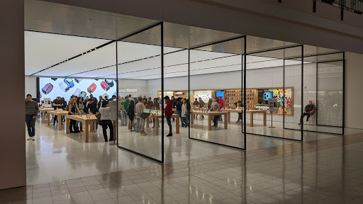 Computer Store «Apple The Woodlands», reviews and photos, 1201 Lake Woodlands Dr, The Woodlands, TX 77380, USA