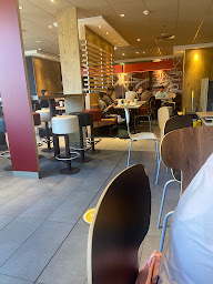 Photo n°43 de McDonald's Hyères Centre Ville à Hyères ()