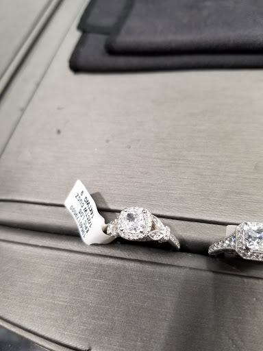 Jewelry Store «Morgan Jewelers -Gateway Mall», reviews and photos, 11 S Rio Grande St, Salt Lake City, UT 84101, USA