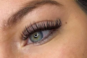 Kelly Knight Beauty | Eyelash Extensions & Dermal Lip Filler image
