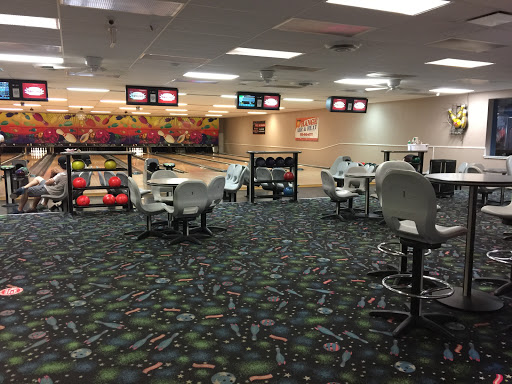 Bowling Alley «Clermont Bowling Center», reviews and photos, 4 Westgate Plaza, Clermont, FL 34711, USA