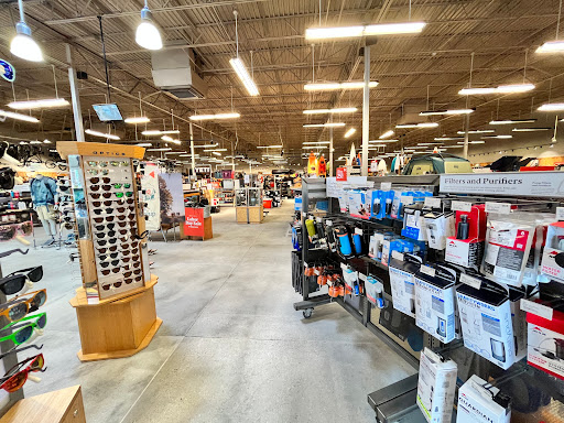Camping Store «REI», reviews and photos, 1165 Perimeter Center W #200, Atlanta, GA 30338, USA