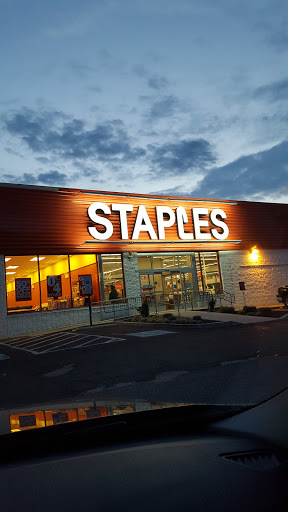 Staples, 3501 NJ-42, Blackwood, NJ 08012, USA, 
