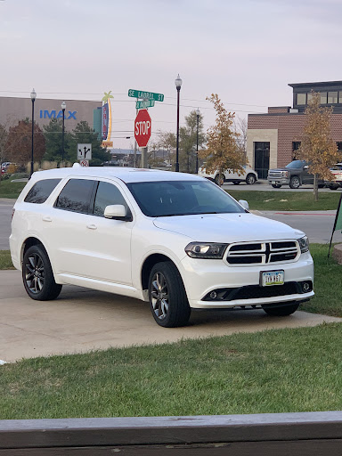 Car Dealer «Stew Hansen Dodge Ram Chrysler Jeep», reviews and photos, 12103 Hickman Rd, Des Moines, IA 50323, USA