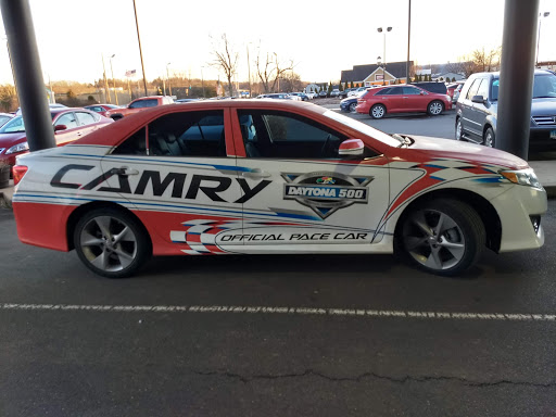 Toyota Dealer «Toyota of Wallingford», reviews and photos, 859 N Colony Rd, Wallingford, CT 06492, USA