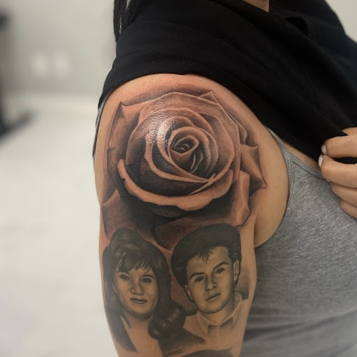 Book Store «Trents Bookshelf», reviews and photos, 8139 Elk Grove Blvd, Elk Grove, CA 95758, USA