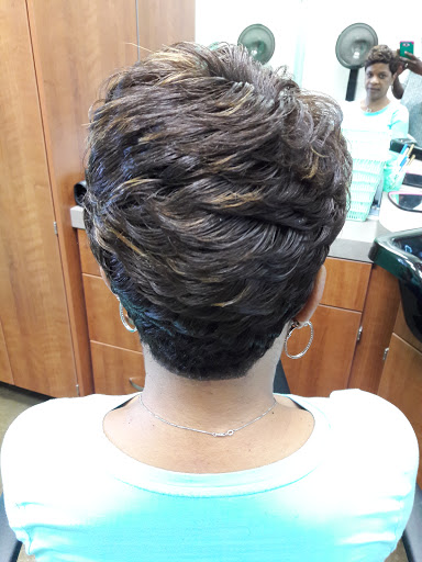 Beauty Salon «Sola Salon Studios», reviews and photos, 121 Mitchells Chance Rd, Edgewater, MD 21037, USA