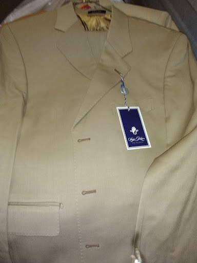 Dry Cleaner «University Dry Cleaners», reviews and photos, 4704 Cass Ave, Detroit, MI 48201, USA