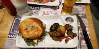 Plats et boissons du Restaurant de hamburgers La Factory Burger Paris - n°6