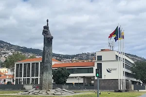 Praça da Autonomia image