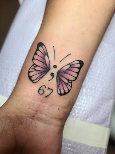 Tattoo Shop «Lark Tattoo», reviews and photos, 1610 Old Country Rd, Westbury, NY 11590, USA