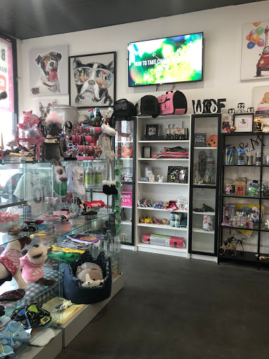 Mane & Minks Vet-Spa And Pet Hotel