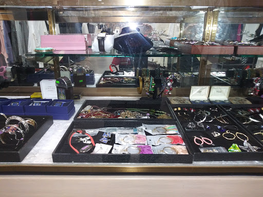 Thrift Store «St Vincent De Paul - Salem Retail Store», reviews and photos, 445 Lancaster Dr NE, Salem, OR 97301, USA