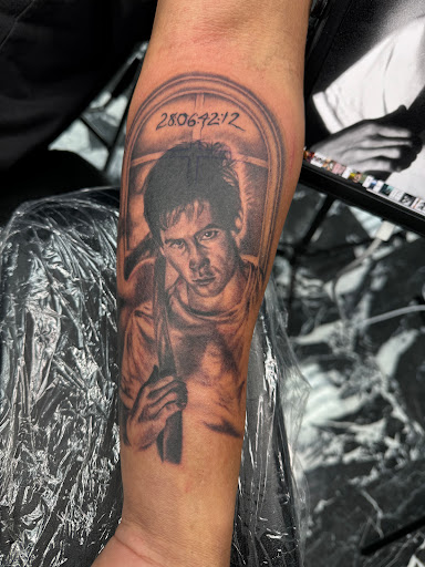 Explore male upper arm tattoo ideas, creative tattoo ideas in Naples, available at Secret ink tattoo studio