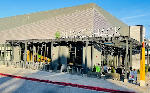 Shake Shack Mall in Columbia image