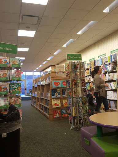 Book Store «Barnes & Noble Booksellers Fredericksburg/ Central Park», reviews and photos, 1220 Carl D. Silver Parkway, Fredericksburg, VA 22401, USA