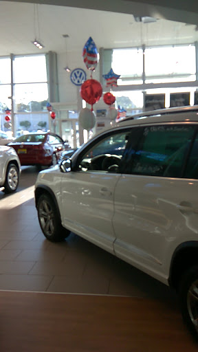 Volkswagen Dealer «Luther Westside Volkswagen», reviews and photos, 2370 MN-100, St Louis Park, MN 55416, USA