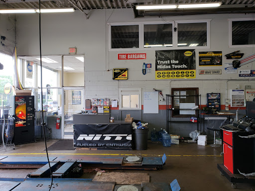 Car Repair and Maintenance «Midas», reviews and photos, 797 W Algonquin Rd, Arlington Heights, IL 60005, USA