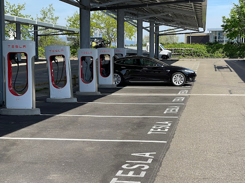 Borne de recharge de véhicules électriques Tesla Supercharger Houssen