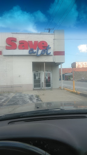 Save-A-Lot, 118 E York St, Olney, IL 62450, USA, 