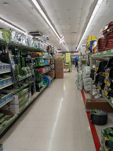 Home Improvement Store «Tractor Supply Co.», reviews and photos, 1803 James L Redman Pkwy, Plant City, FL 33563, USA