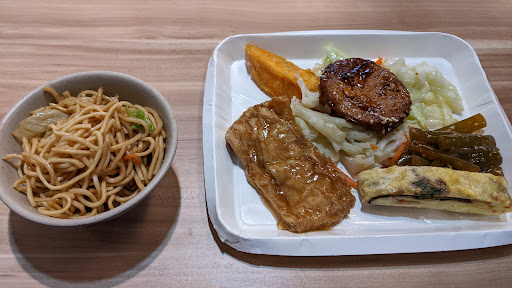 全美素食自助餐 的照片