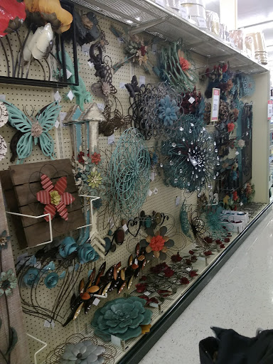 Craft Store «Hobby Lobby», reviews and photos, 290 Hawthorn Village Commons, Vernon Hills, IL 60061, USA