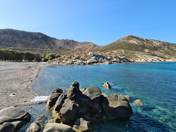 Paralia Livada'in fotoğrafı geniş ile birlikte